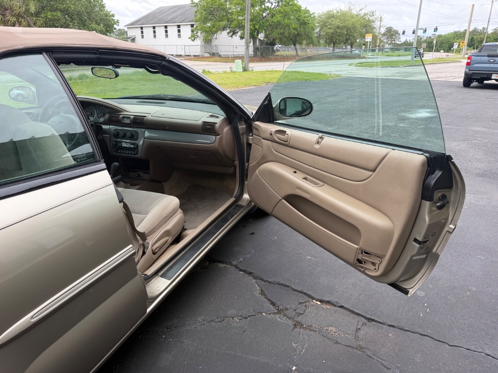 2004 Chrysler Sebring LXI - Photo 12
